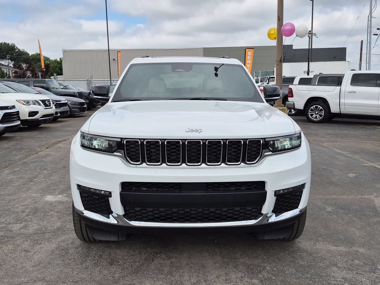 New 2025 Jeep Grand Cherokee L Limited w/ Trailer Tow Package AWD/4WD image 9