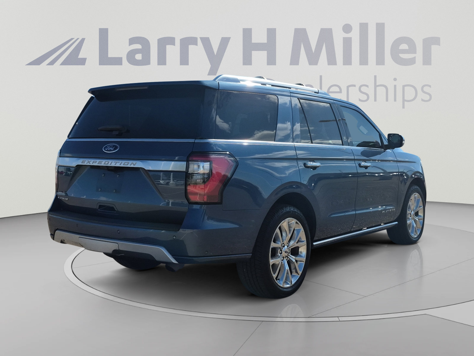 Used 2018 Ford Expedition Platinum AWD/4WD image 5