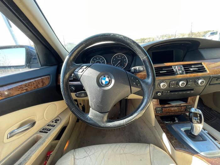 Used 2008 BMW 528xi Sedan AWD/4WD image 32