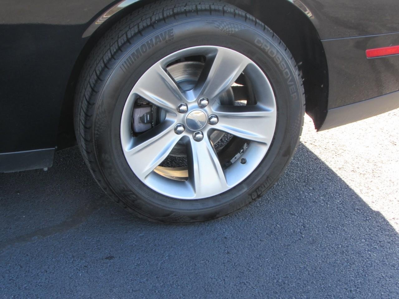 Used 2019 Dodge Challenger SXT image 10