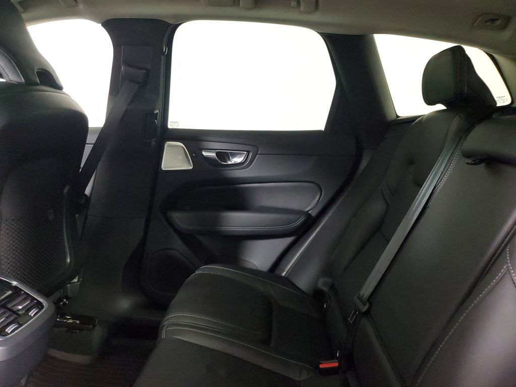 Used 2023 Volvo XC60 B5 Ultimate AWD/4WD image 12