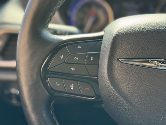 Used 2020 Chrysler Pacifica Touring w/ S Appearance Package image 21