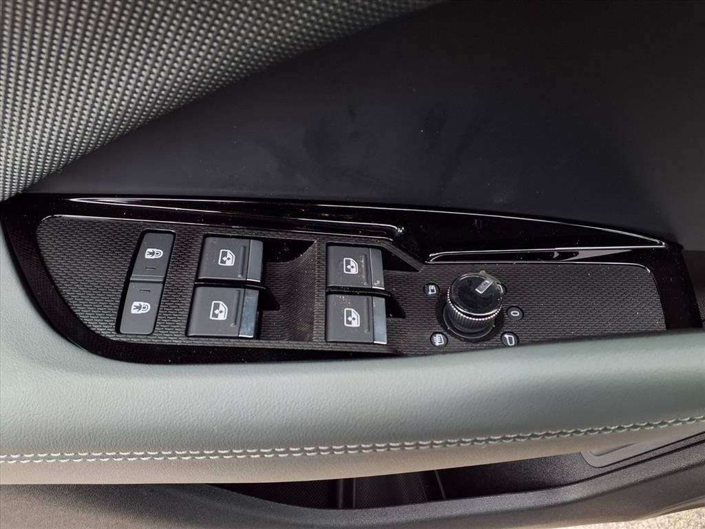 New 2026 Audi Q3 quattro 2.0T AWD/4WD image 7