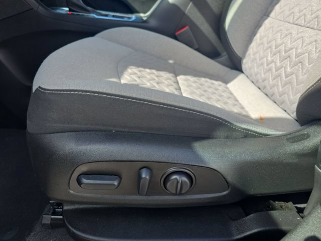 Used 2022 Chevrolet Equinox LT FWD image 15