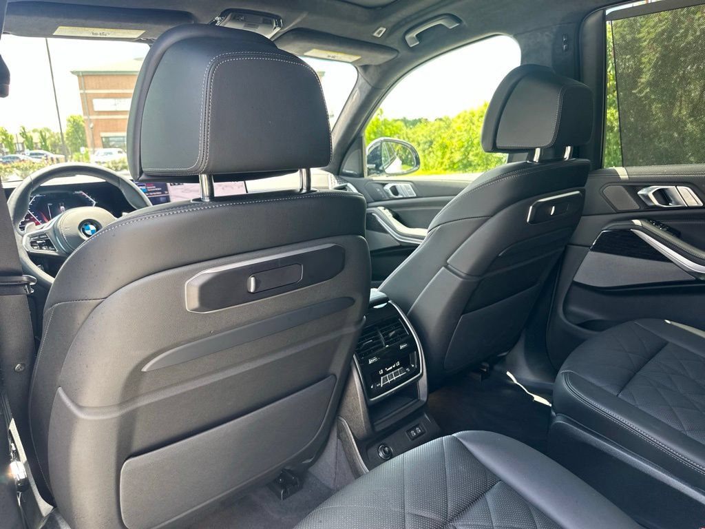New 2026 BMW X7 xDrive40i w/ M Sport Package AWD/4WD image 23