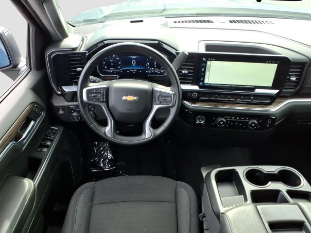 Used 2024 Chevrolet Silverado 1500 LT AWD/4WD image 16