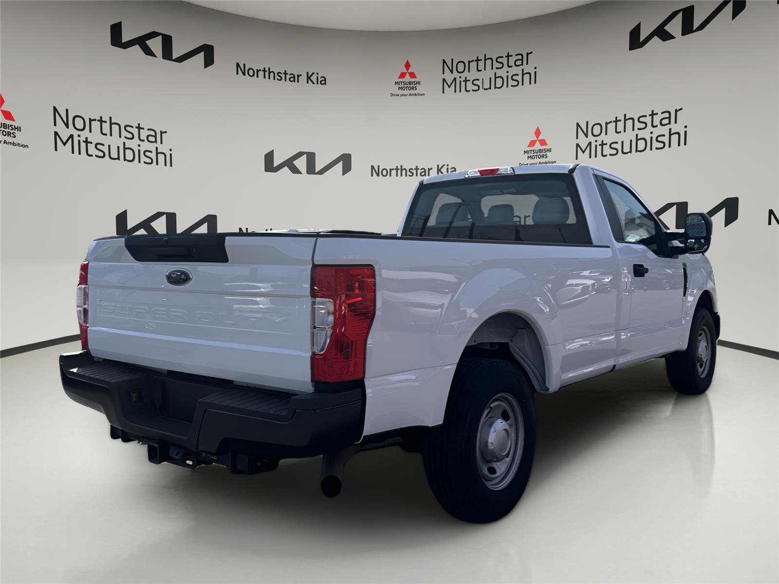 Used 2022 Ford F250 XL w/ Power Equipment Group image 5