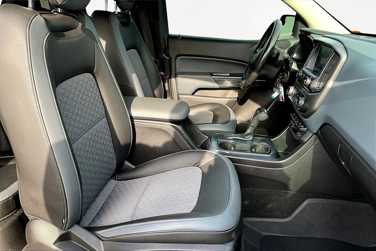 Used 2016 Chevrolet Colorado Z71 w/ Z71 Midnight Edition image 31