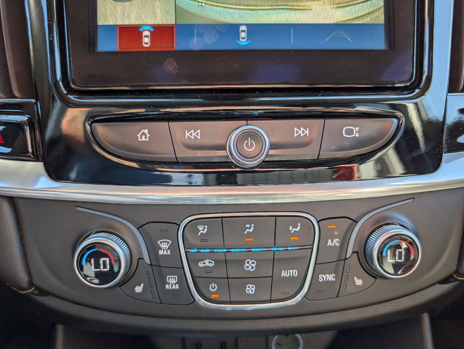 Used 2018 Chevrolet Traverse LT AWD/4WD image 18