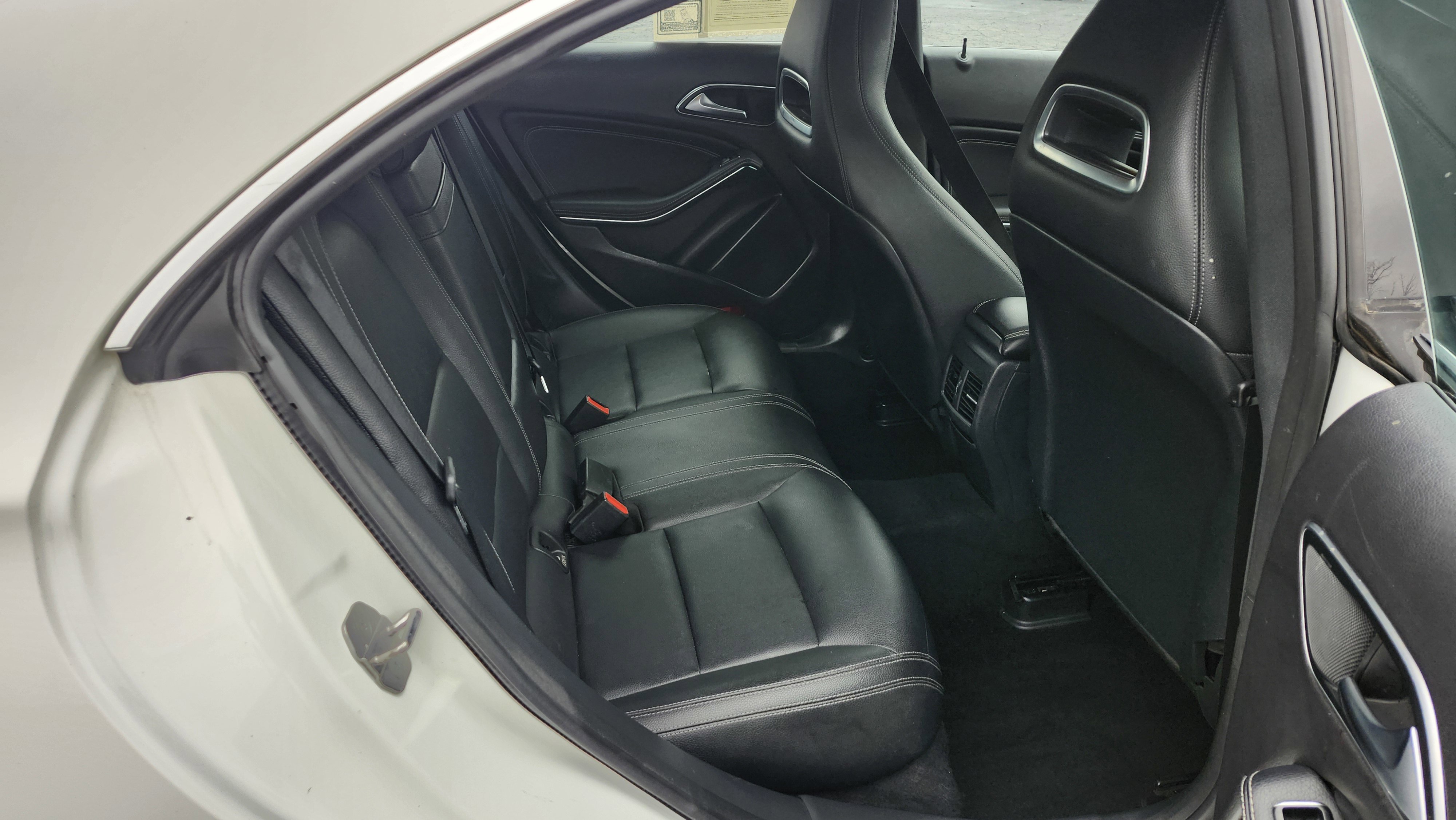 Used 2018 Mercedes-Benz CLA 250 4MATIC image 20