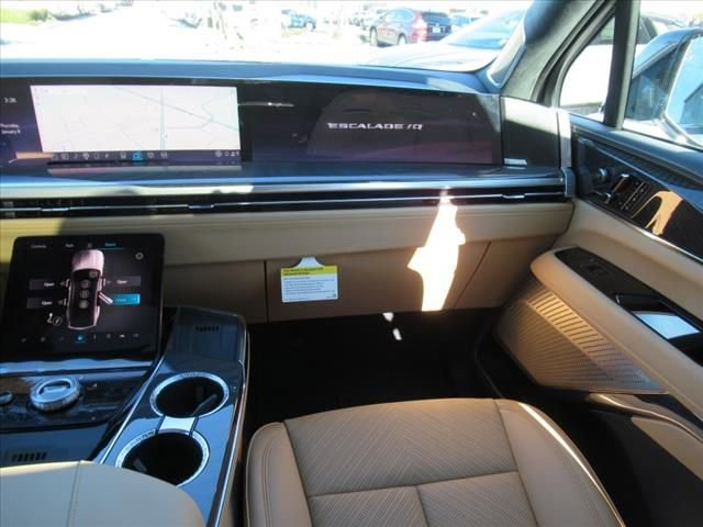 New 2025 Cadillac Escalade IQ Luxury 2 image 16