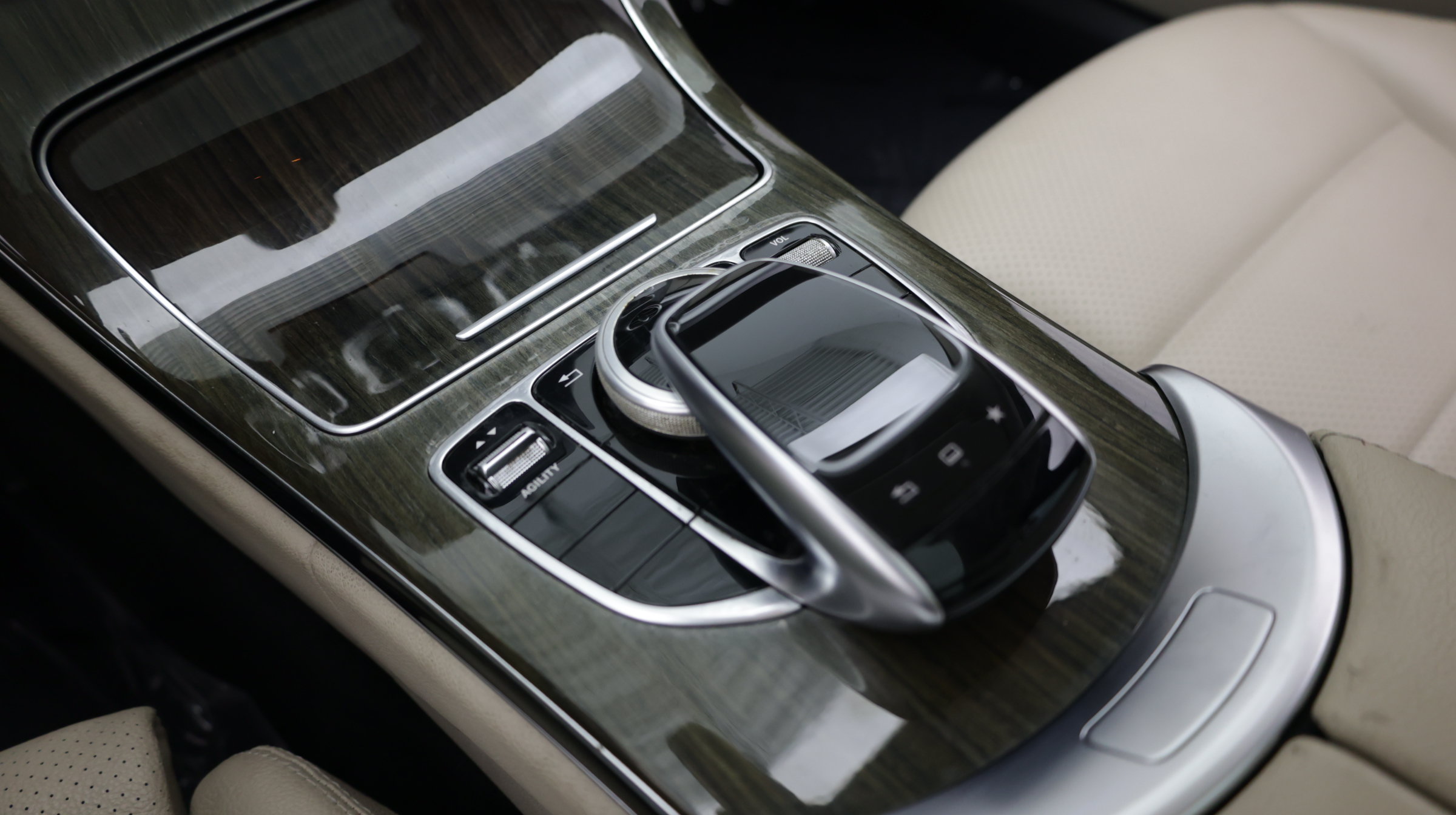 Used 2015 Mercedes-Benz C 300 4MATIC Sedan image 17