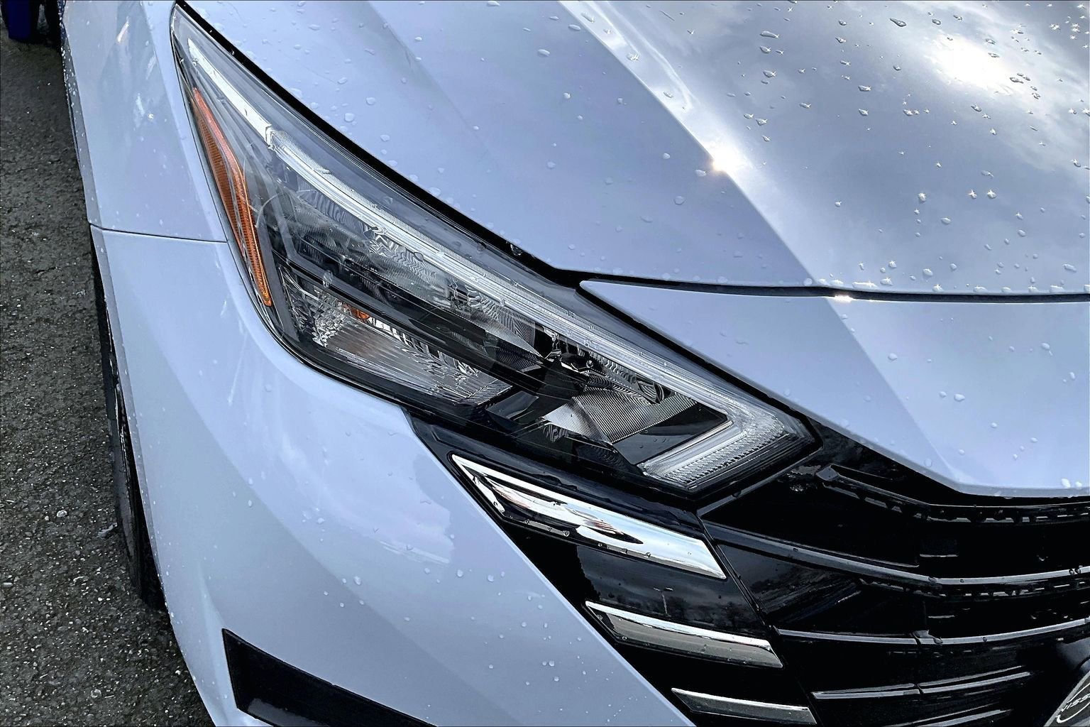 Used 2025 Nissan Versa SV w/ Trunk Package image 18