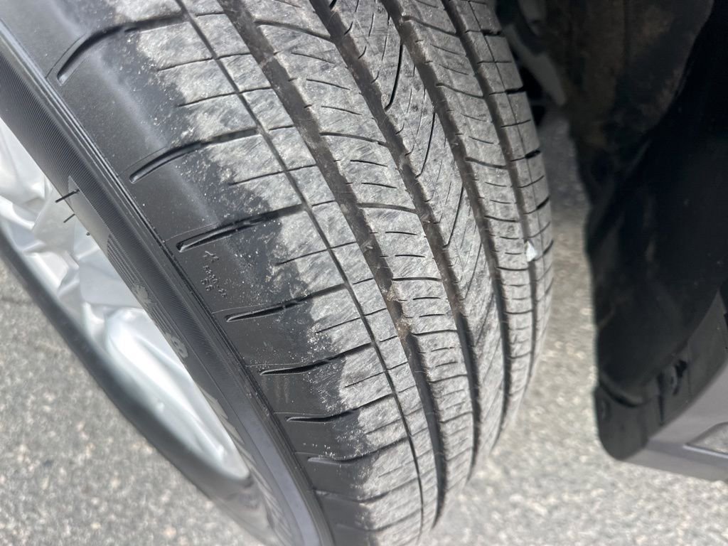 Used 2025 Toyota Corolla Cross LE image 29