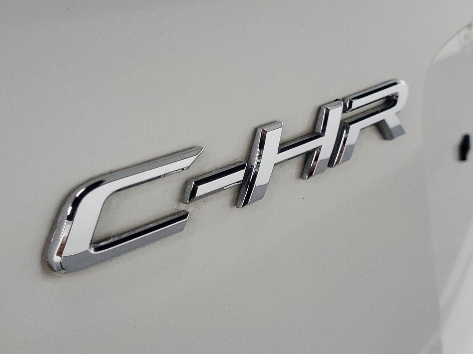 Used 2018 Toyota C-HR XLE image 9