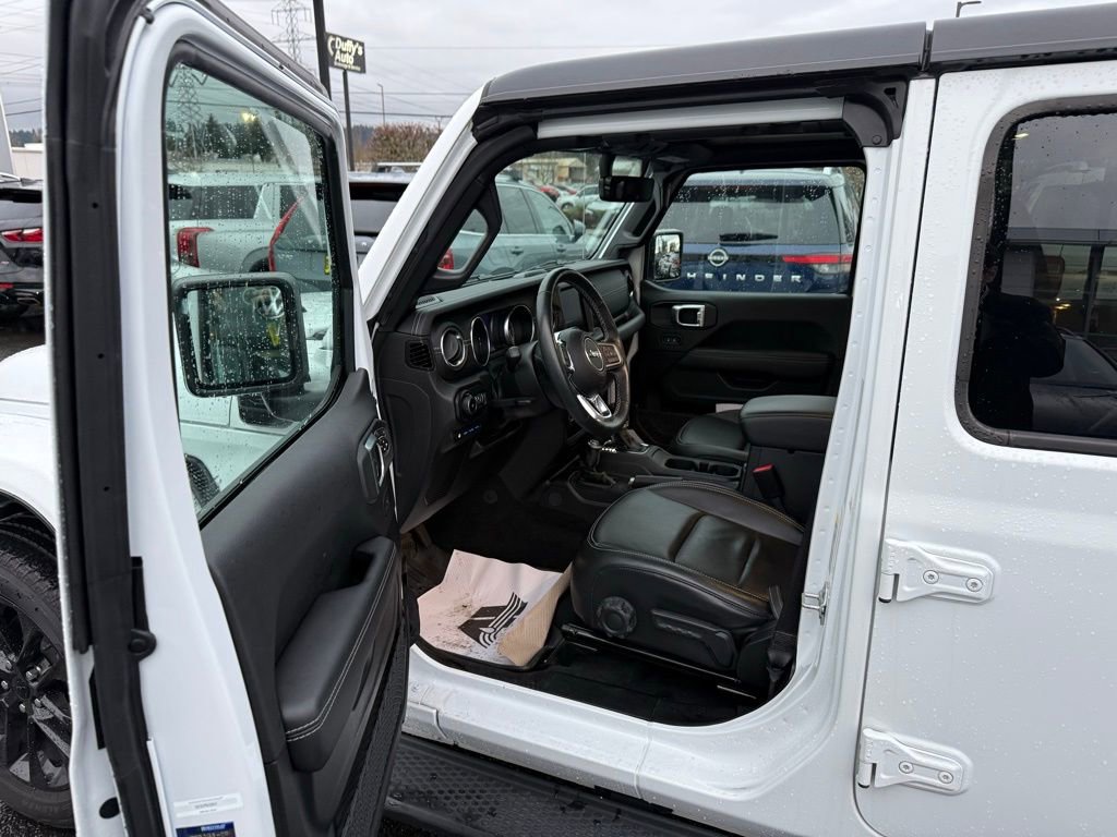 Used 2022 Jeep Wrangler Unlimited Sahara w/ Cold Weather Group image 9