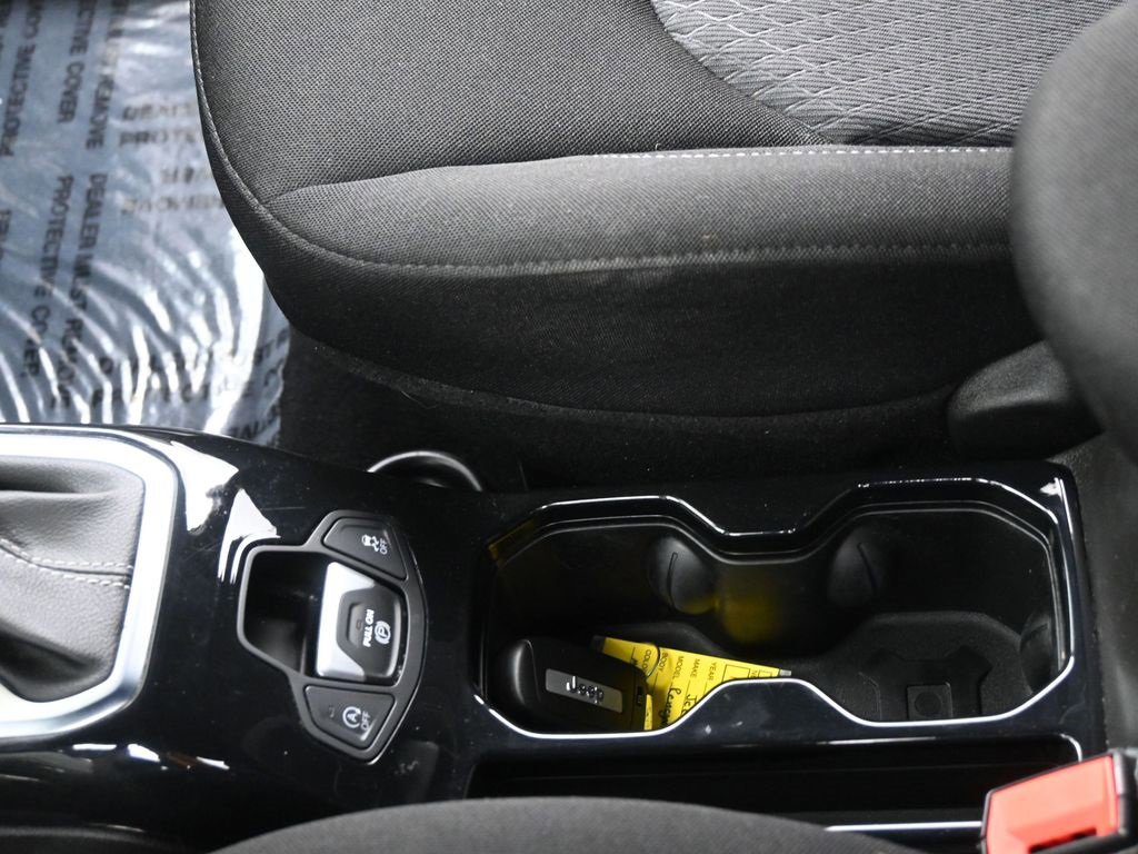 Used 2021 Jeep Renegade Latitude w/ Luxury Group II image 20