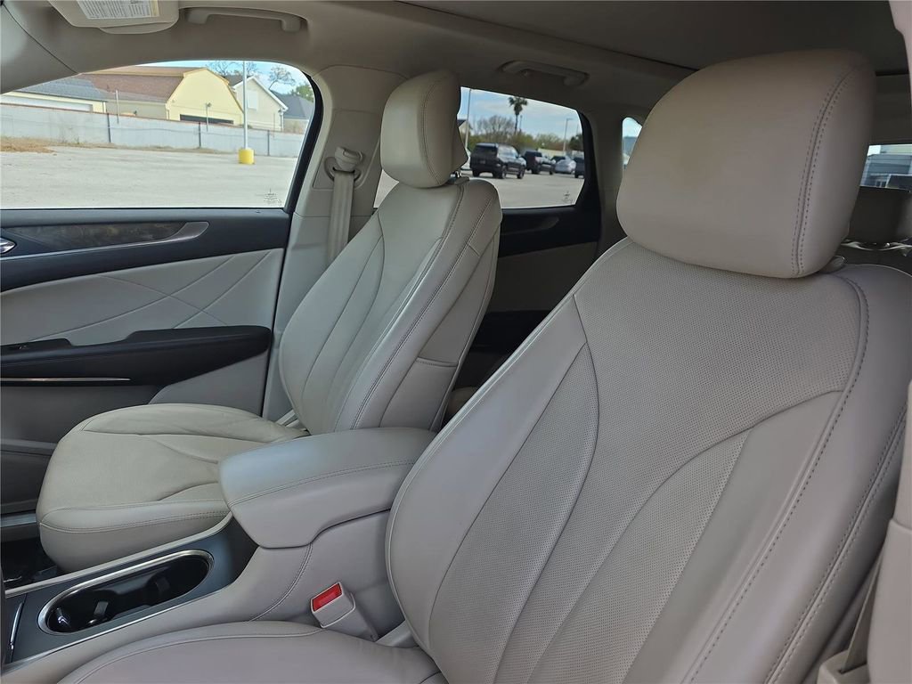 Used 2017 Lincoln MKC Reserve image 19