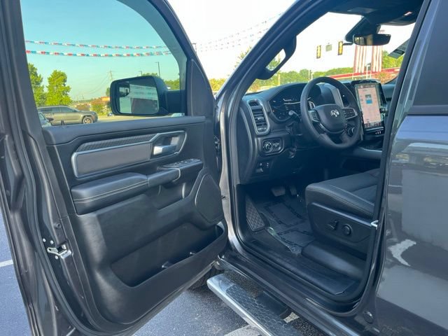 Used 2025 RAM 1500 Big Horn AWD/4WD image 4