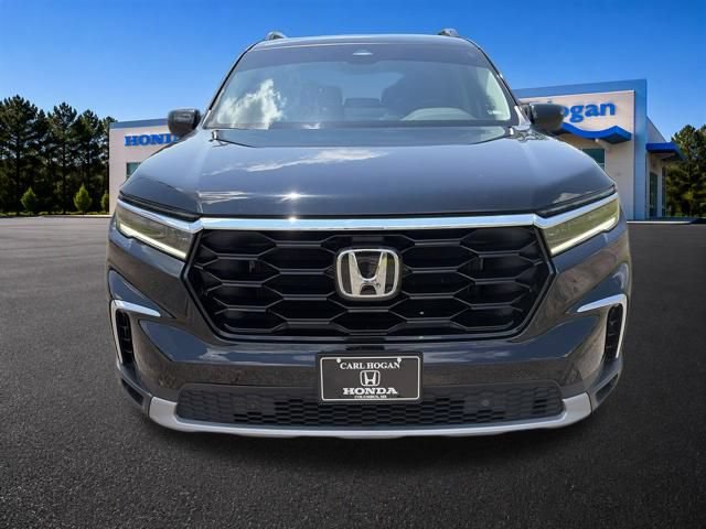 Used 2024 Honda Pilot Touring image 10
