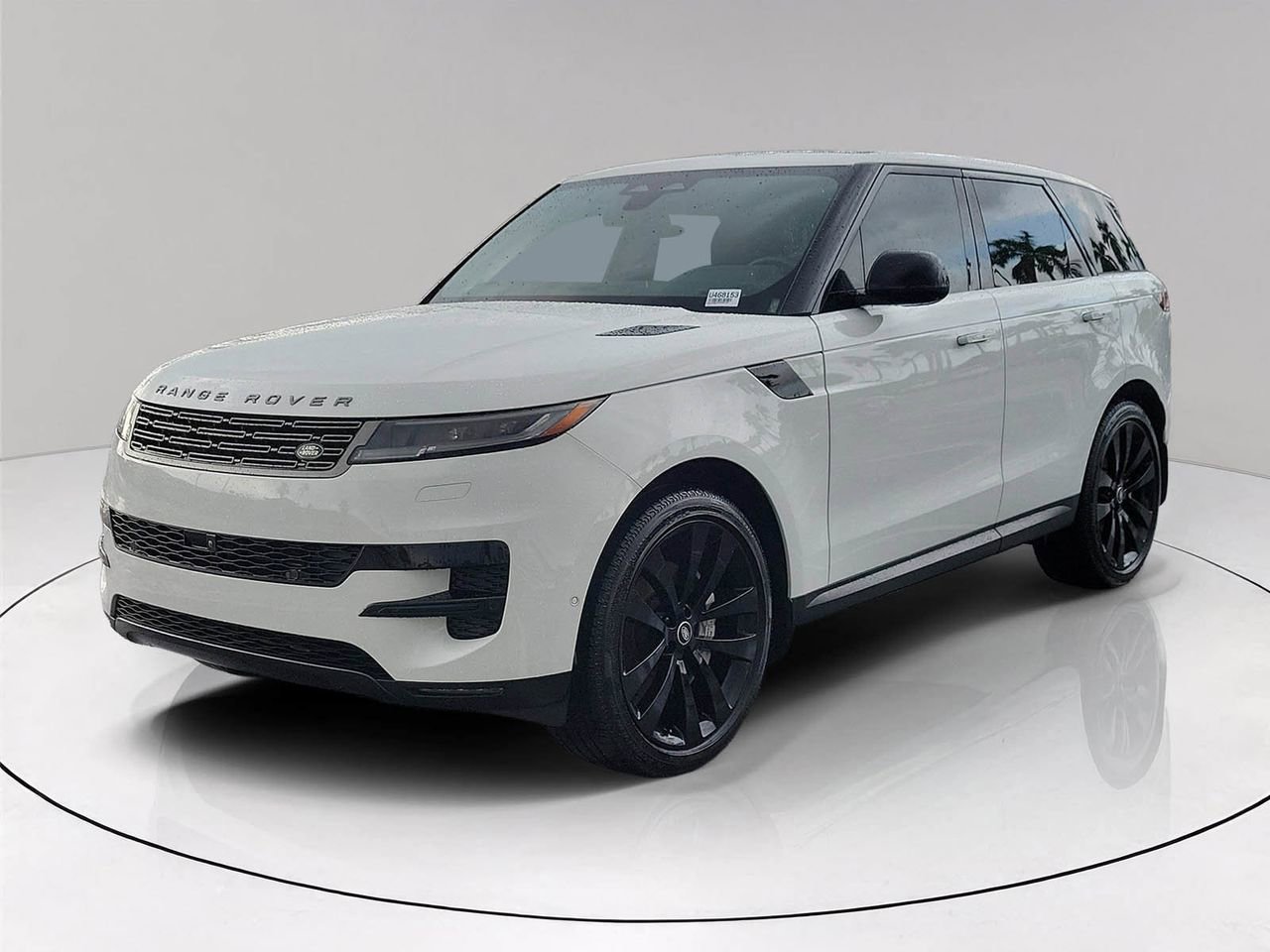 Used 2025 Land Rover Range Rover Sport SE image 3