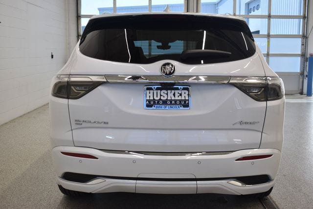 Used 2024 Buick Enclave Avenir w/ Avenir Technology Package AWD/4WD image 11