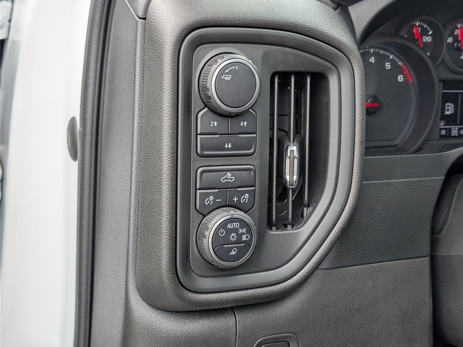 Used 2022 Chevrolet Silverado 2500 Custom w/ Custom Value Package AWD/4WD image 20