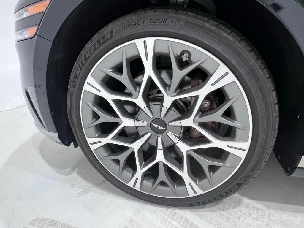 Used 2025 Genesis G90 3.5T image 28