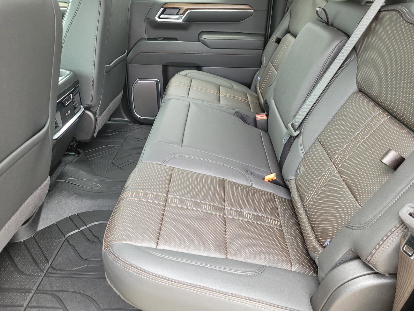New 2026 Chevrolet Silverado 1500 High Country AWD/4WD image 9
