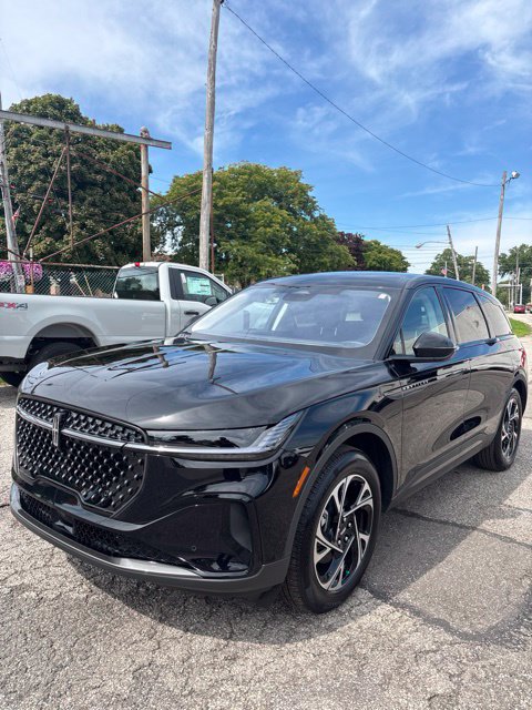 New 2026 Lincoln Nautilus Premier w/ Equipment Group 102A AWD/4WD image 2