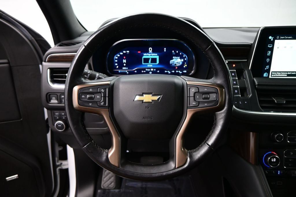 Used 2022 Chevrolet Tahoe High Country w/ Premium Package 2 AWD/4WD image 18