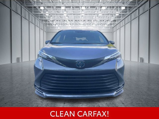Certified 2025 Toyota Sienna XLE FWD image 2