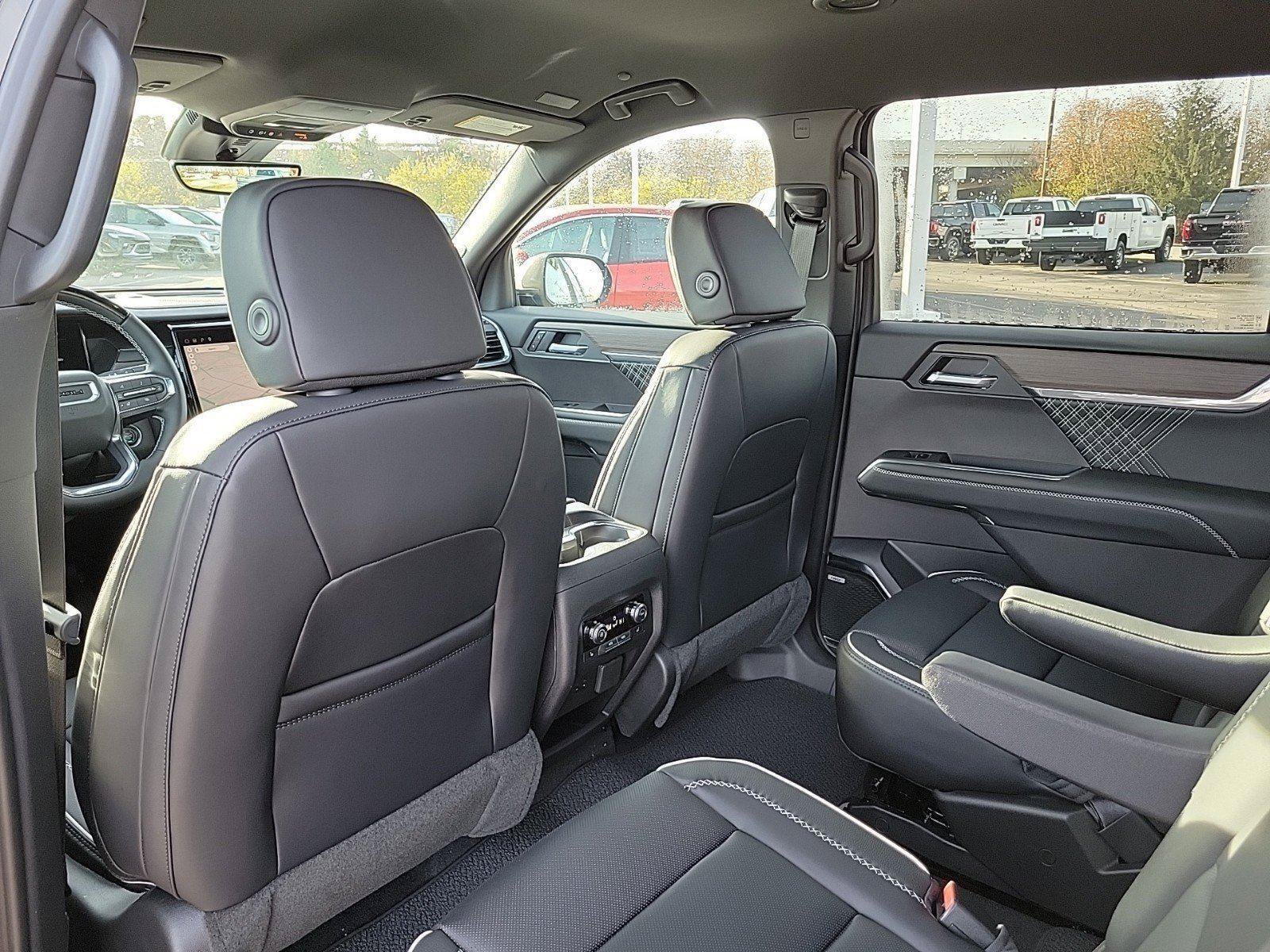New 2026 GMC Acadia Denali w/ Super Cruise Package FWD image 13