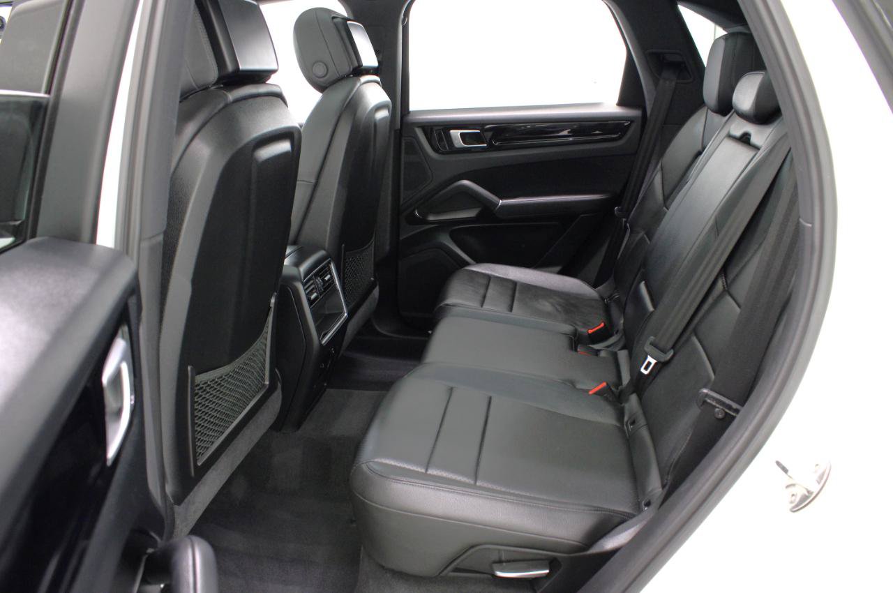 Used 2020 Porsche Cayenne AWD/4WD image 34