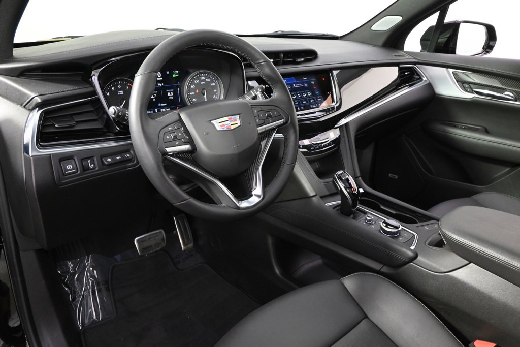 Certified 2025 Cadillac XT6 Sport w/ Technology Package image 11
