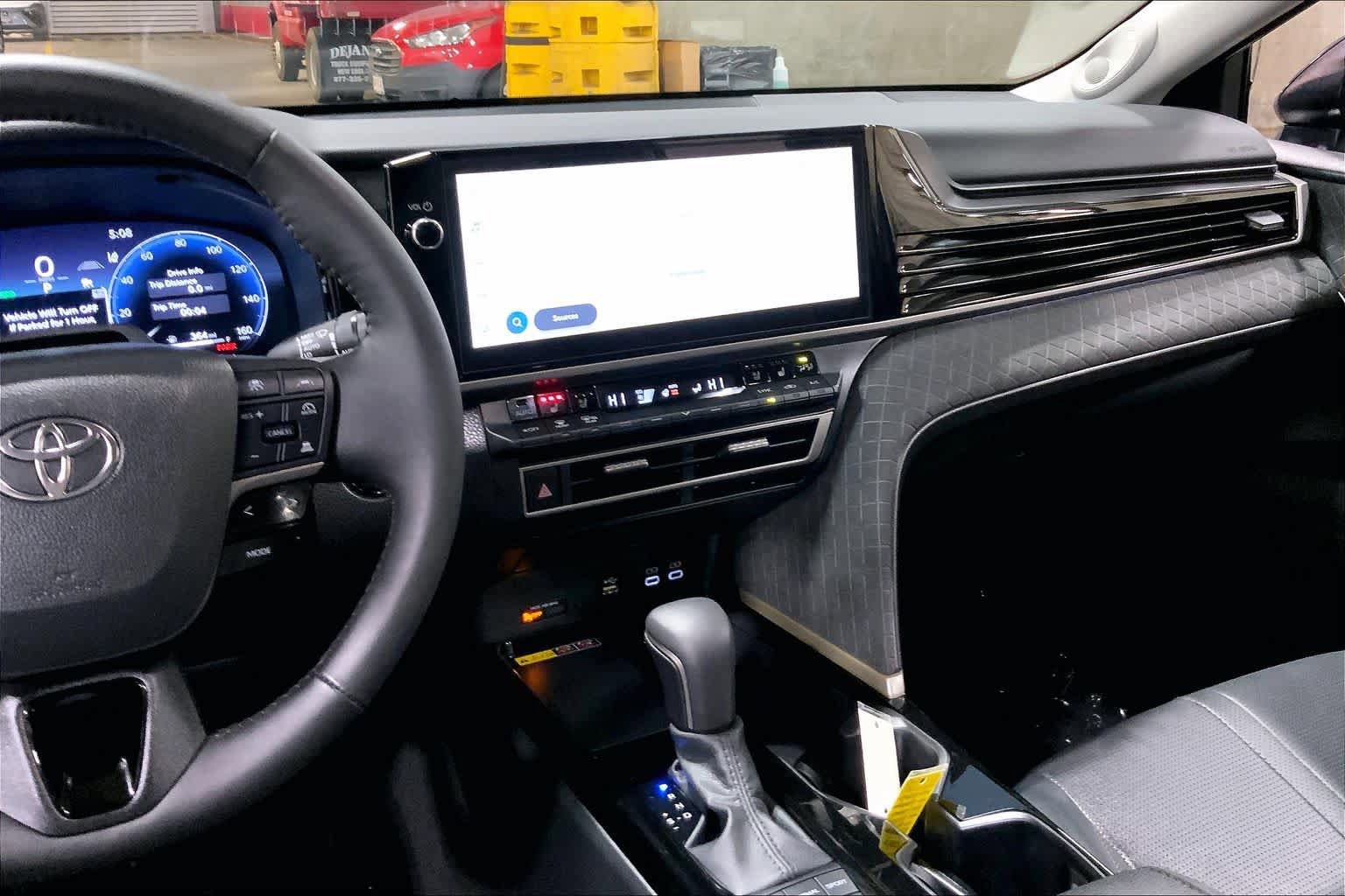 Used 2025 Toyota Camry XLE w/ Premium Plus Package image 7