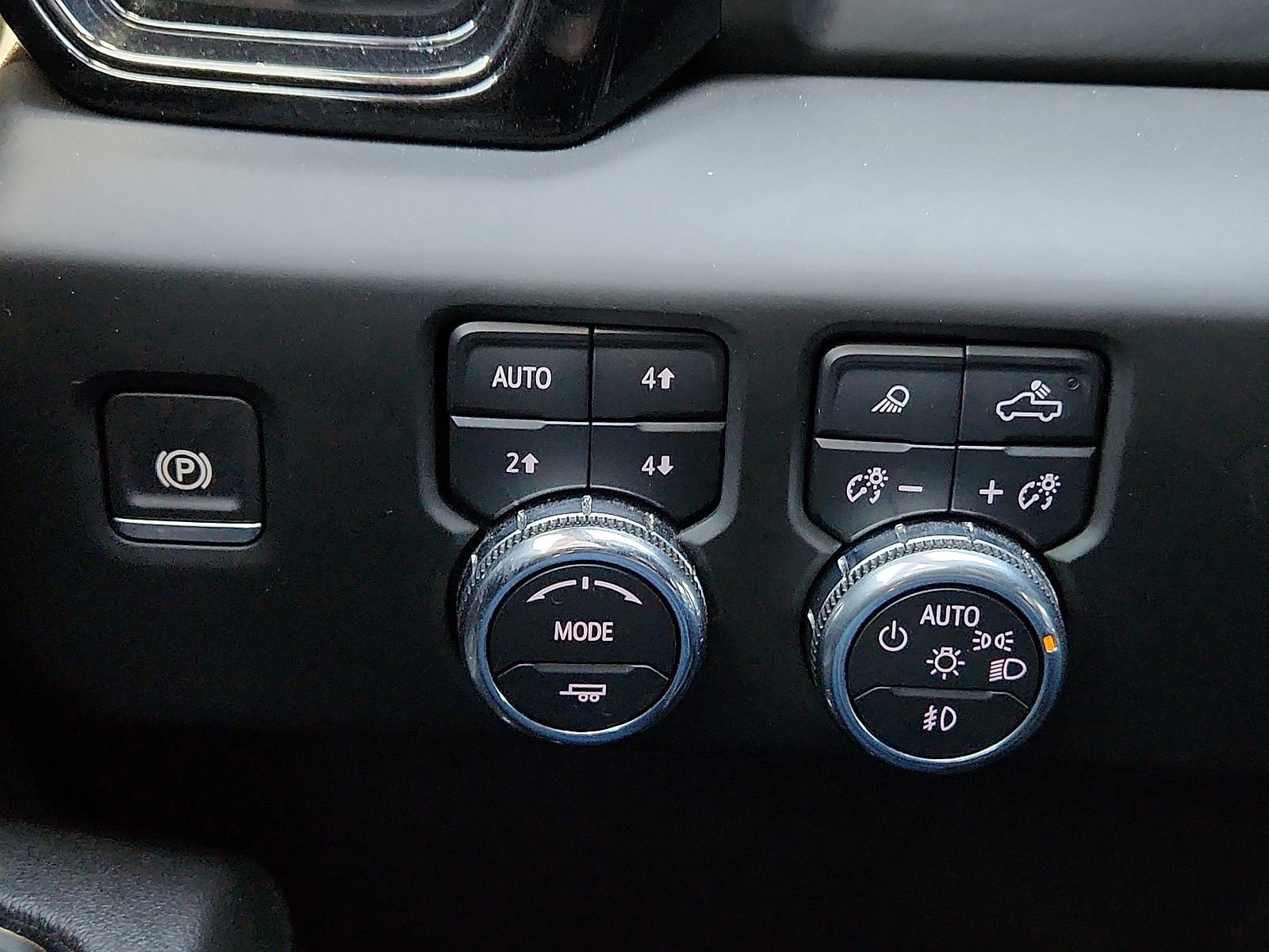 Used 2024 GMC Sierra 1500 AT4 w/ AT4 Premium Package image 21