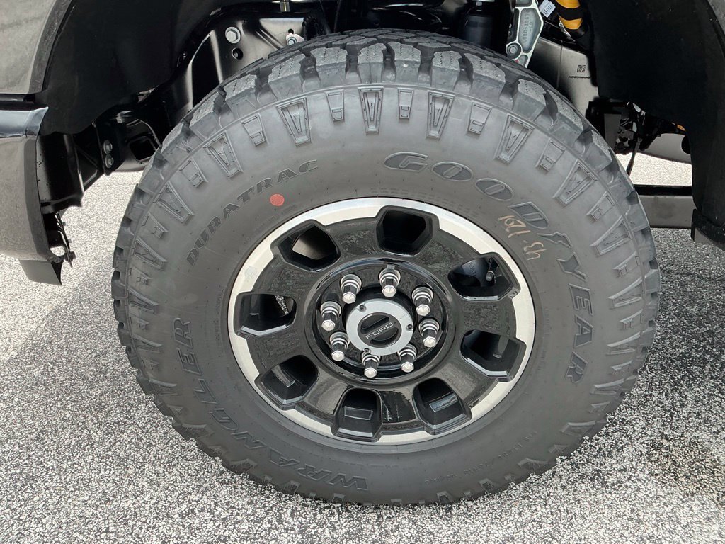 New 2027 Ford F250 Platinum w/ Tremor Off-Road Package AWD/4WD image 26