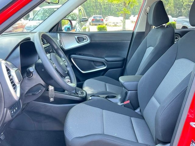 Certified 2025 Kia Soul LX w/ LX Technology Package FWD image 10