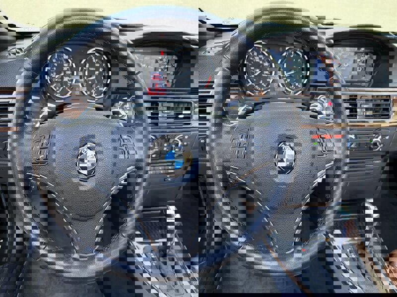 Used 2011 BMW 335i Convertible image 22