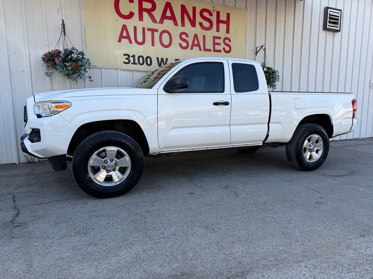 Used 2020 Toyota Tacoma SR RWD image 8