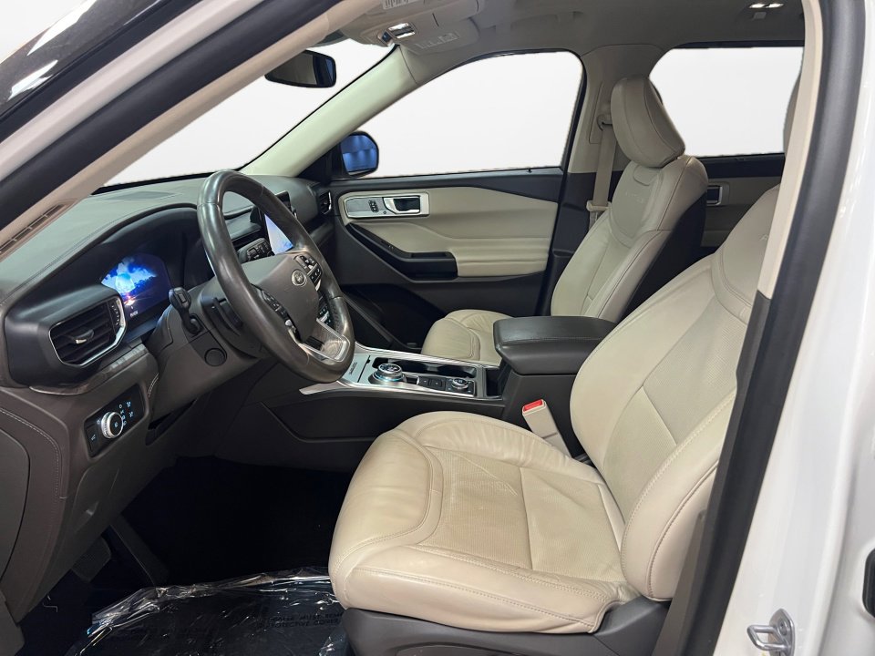 Used 2020 Ford Explorer Platinum image 11