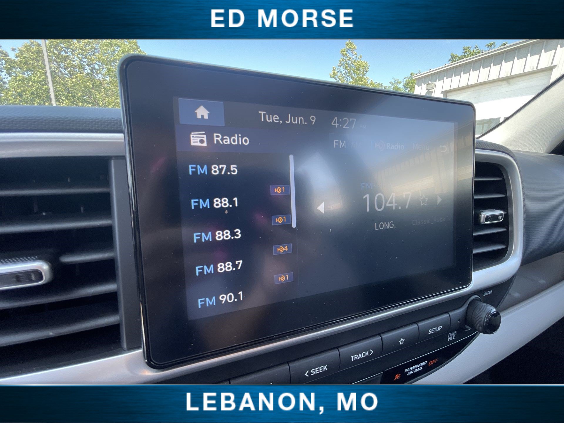 Used 2025 Hyundai Venue SEL FWD image 13