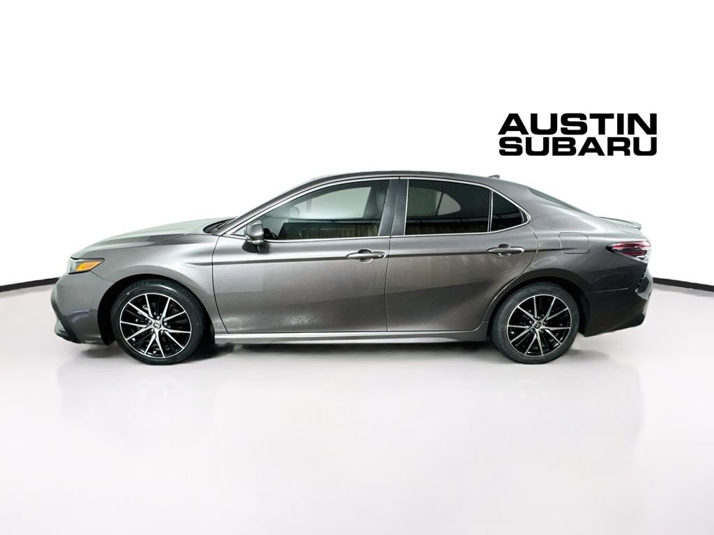 Used 2022 Toyota Camry SE FWD image 4