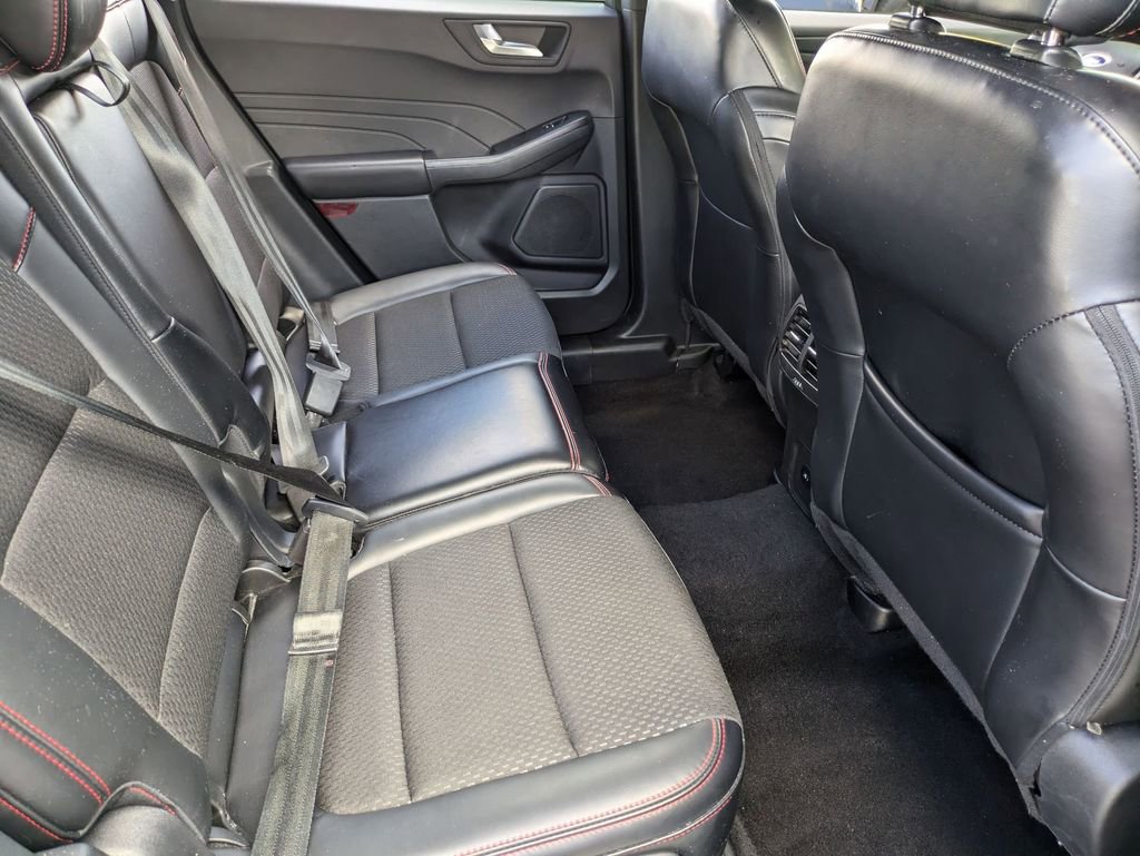 Used 2025 Ford Escape ST-Line image 29