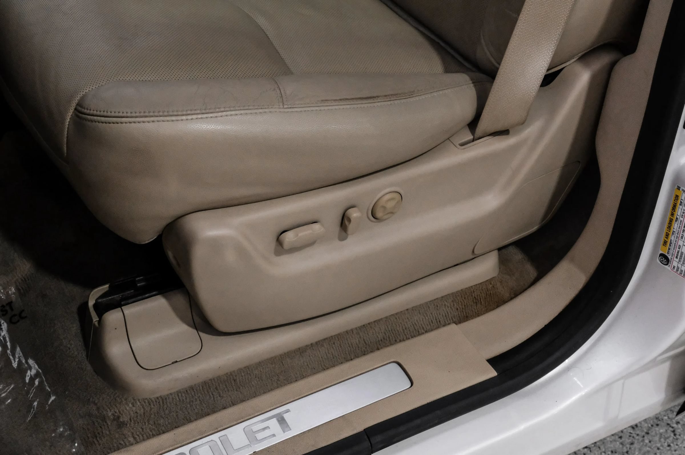 Used 2013 Chevrolet Tahoe LTZ RWD image 37