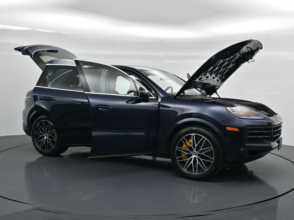Certified 2025 Porsche Cayenne S AWD/4WD image 34