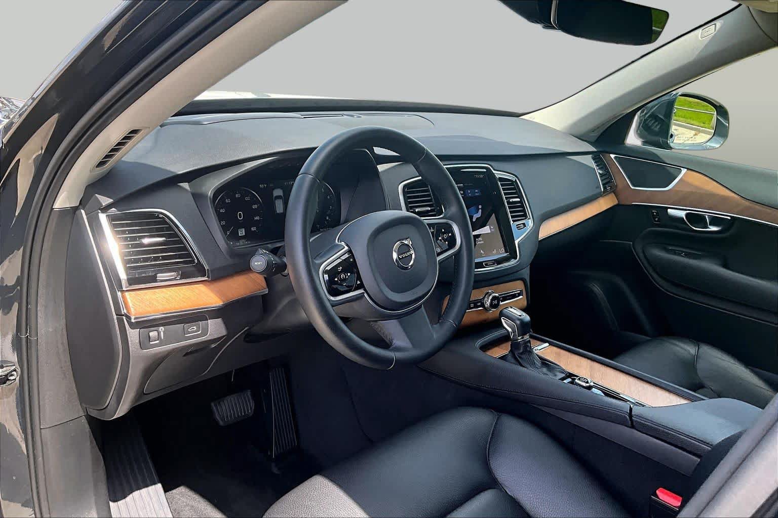 Used 2022 Volvo XC90 T6 Momentum w/ Advanced Package AWD/4WD image 17