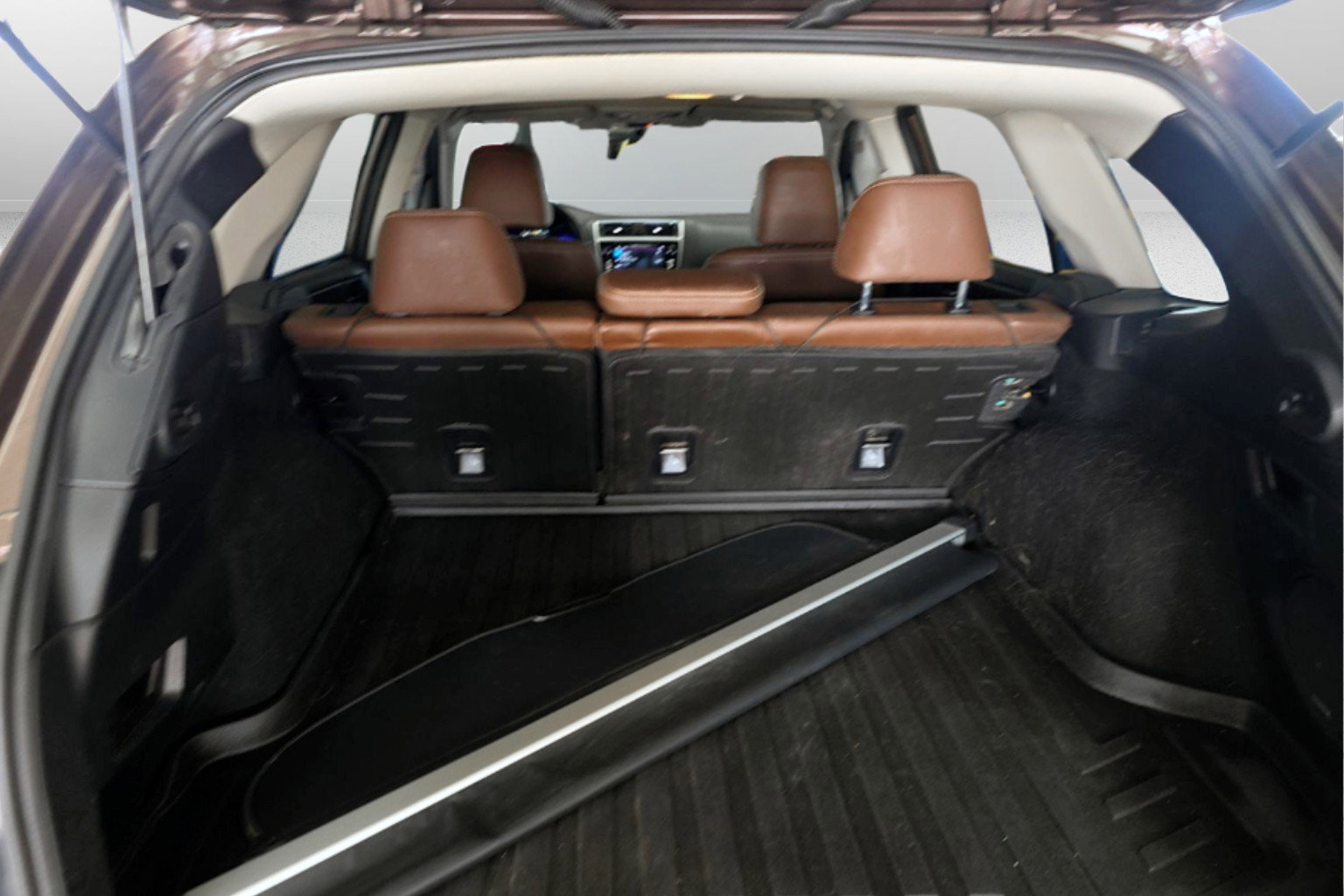 Used 2019 Subaru Outback 3.6R Touring w/ Popular Package #3A image 5