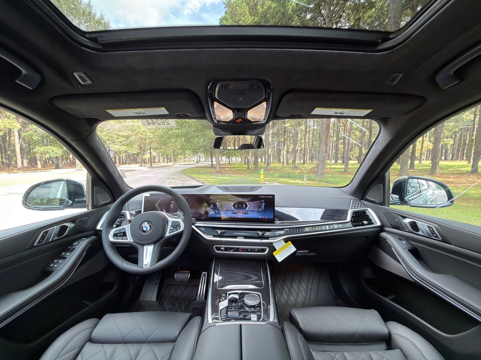 New 2026 BMW X7 xDrive40i w/ M Sport Package image 2